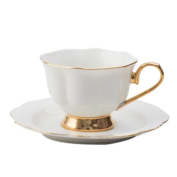 Ručne maľované Zlatou Rukoväťou Šálku Čaju & Tanier, sada S Lyžicou Európskej Jednoduché Zlato Rim Kávové Hrnčeky Luxusné Sústrediť Pohár Porcelánu