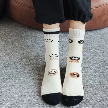 1 pár Nových Módnych Harajuku Hrubší, Vysoko Kvalitné Kreatívne Šachovnica, príliv ponožky Japonský šťastné Usmiate tváre roztomilý ženy ponožky